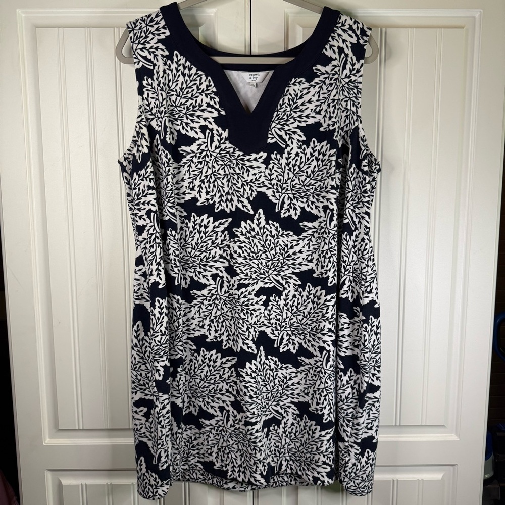 Crown & Ivy Sleeveless Navy & White Leaf Print Dress – Size 1X